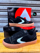 Cargar imagen en el visor de la galería, Airwalk negro camel
