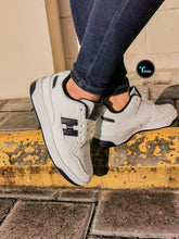 Cargar imagen en el visor de la galería, Calzado dama a junior Hangten
