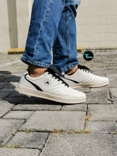 Cargar imagen en el visor de la galería, Airwalk Beige
