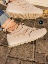 Cargar imagen en el visor de la galería, Most Wanted beige
