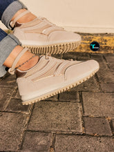 Cargar imagen en el visor de la galería, Most Wanted beige
