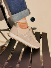Cargar imagen en el visor de la galería, Most Wanted beige
