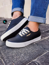 Cargar imagen en el visor de la galería, Hangten negros y blancos
