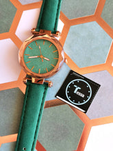 Cargar imagen en el visor de la galería, Reloj Verde
