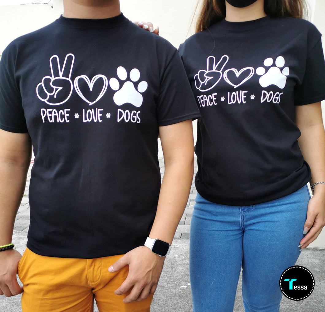 Camiseta Peace Love Dogs