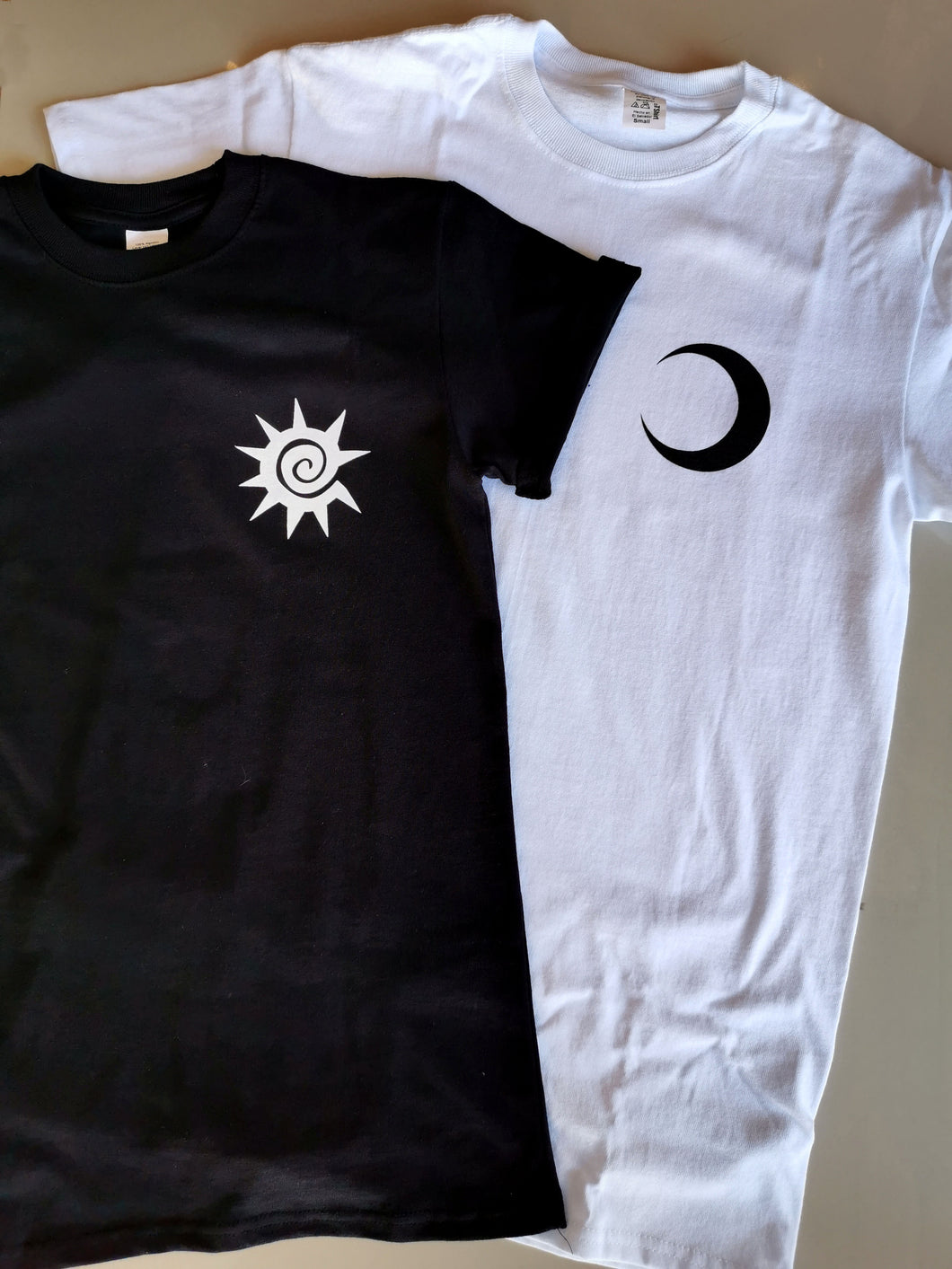 Camiseta sol y Luna